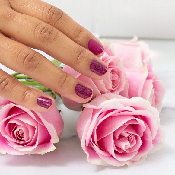 3/$20💘 Color Street Nail Polish Strips in Rose Goes - Picture 4 of 16